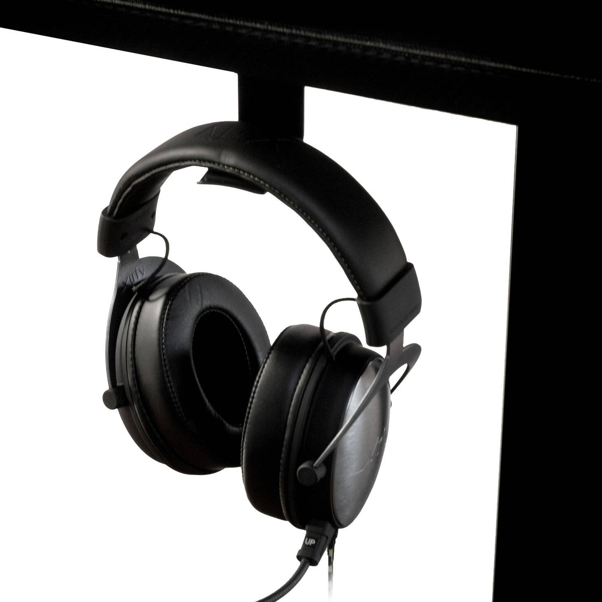 D16M gaming desk 07