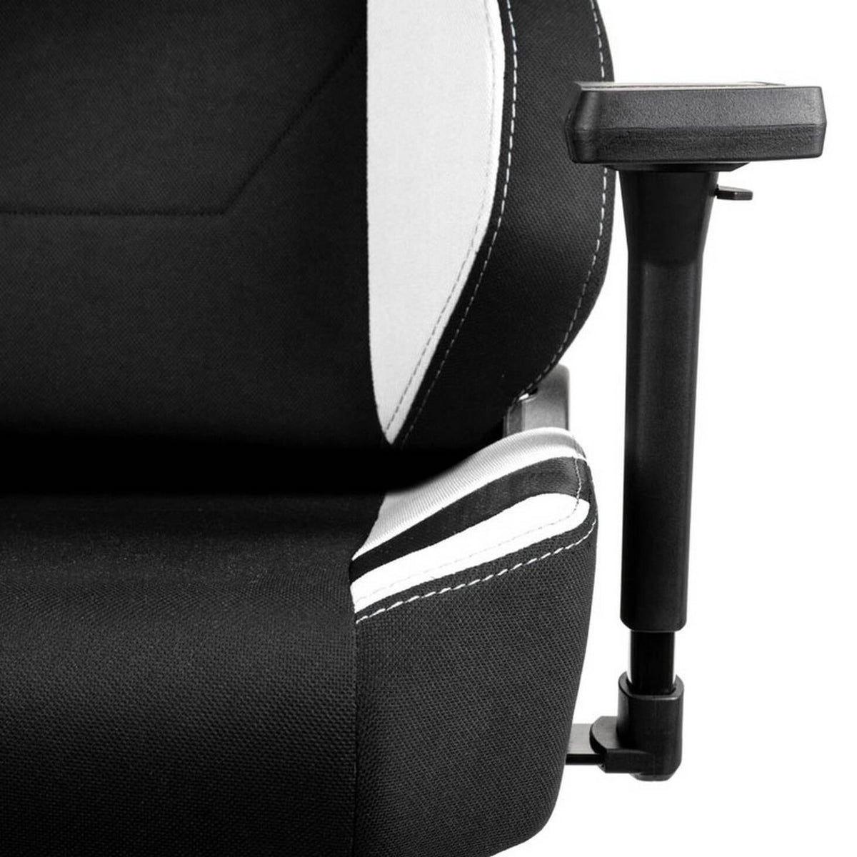 Nitro Concepts X1000 gaming chair white 03